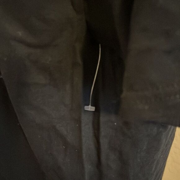 Happy Halloween Glow In The Dark I’m With Creepy Black Graphic Shirt - Picture 8 of 9